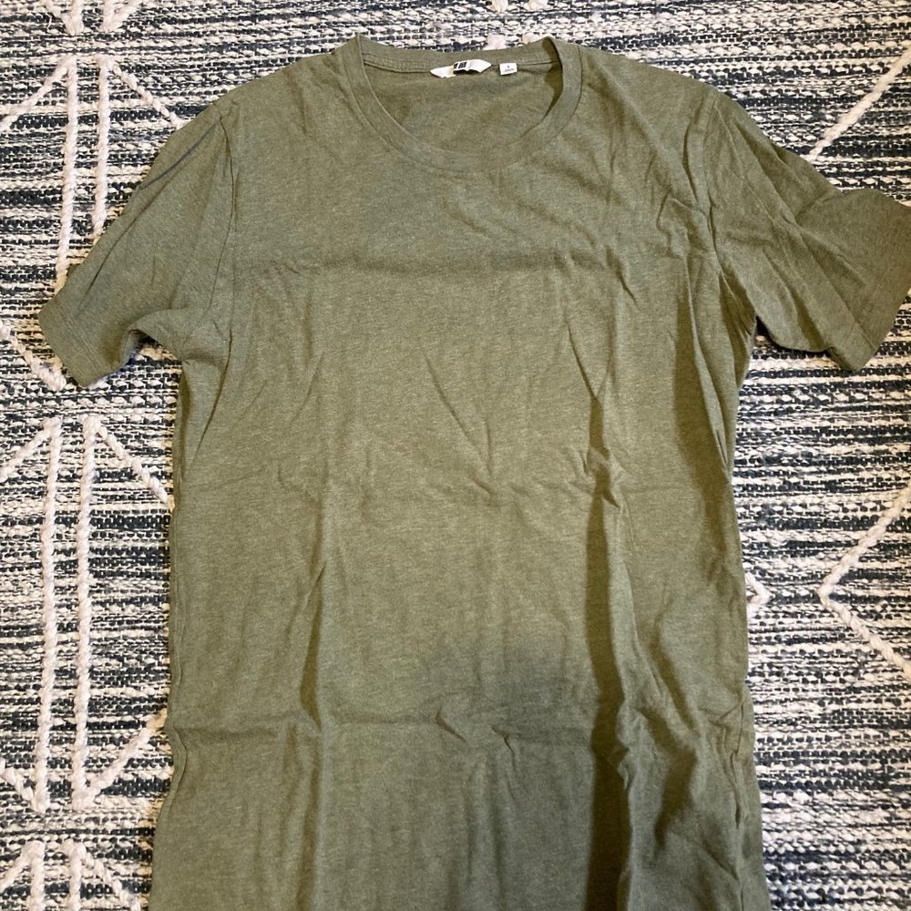 Uniqlo Men's T-Shirts (x2)